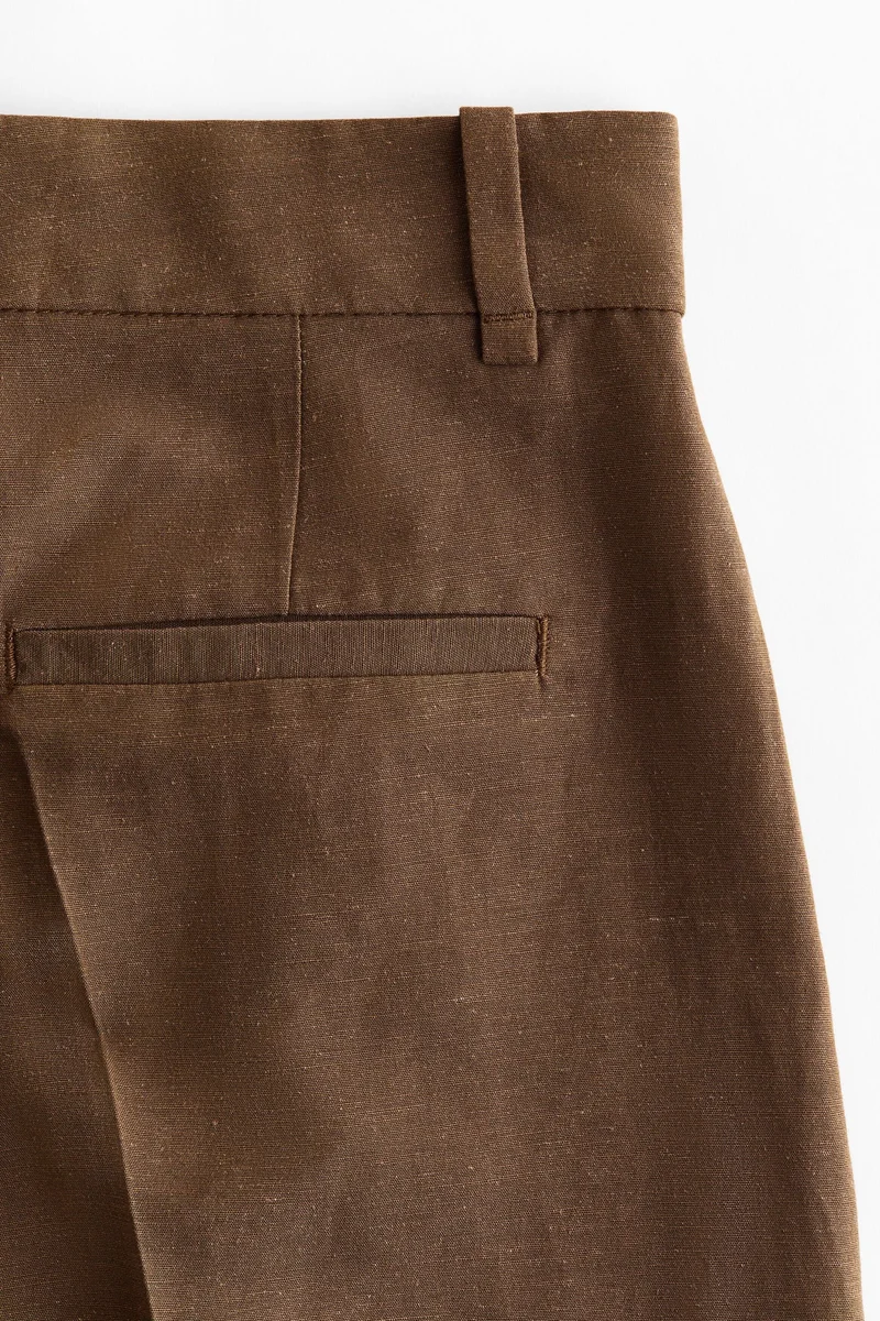 اتش اند ام شورت مفصل من مزيج الكتان